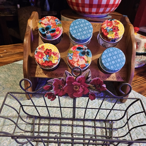 The Pioneer Woman Spice Rack&wall hanging metal basket - Picture 2 of 6